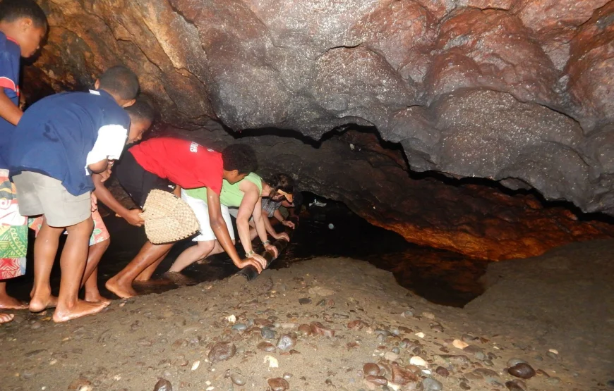 Cannibal ‘Nahehe’ Cave Tour